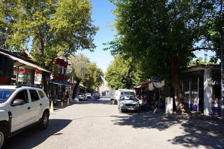 Başkan Hallaç: "Kapalı Çarşı Projesi tüm Kahtalıların ortak hayaliydi"