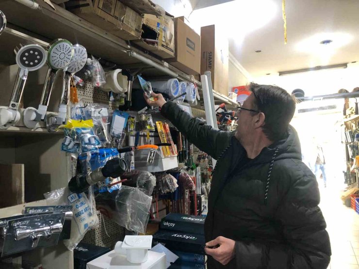 Vatandaşlar evlerindeki küçük tamiratlarını artık kendileri yapıyor