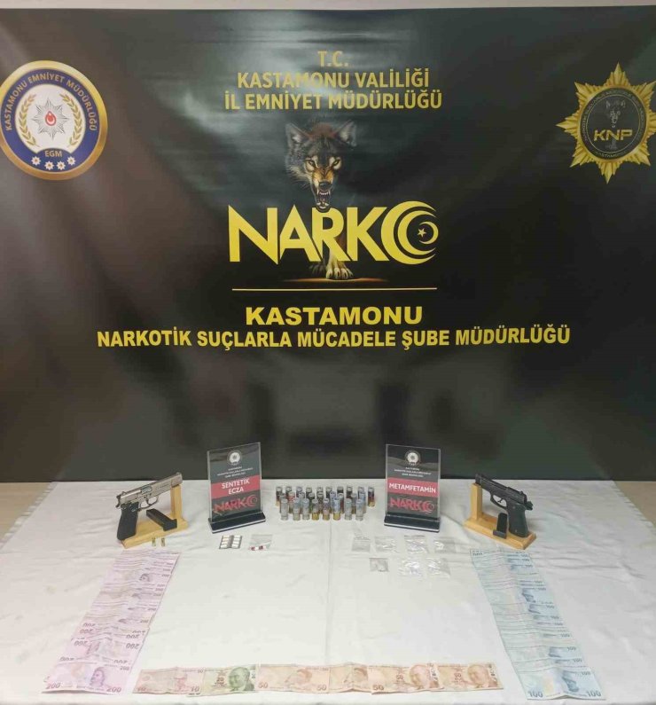 Yatağının altındaki uyuşturucuyla yakalanan sanığın yargılanmasına başlandı