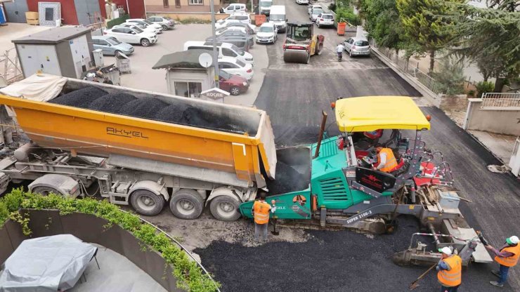 Mücahitler Mahallesi’nde bozuk yollar yenilendi