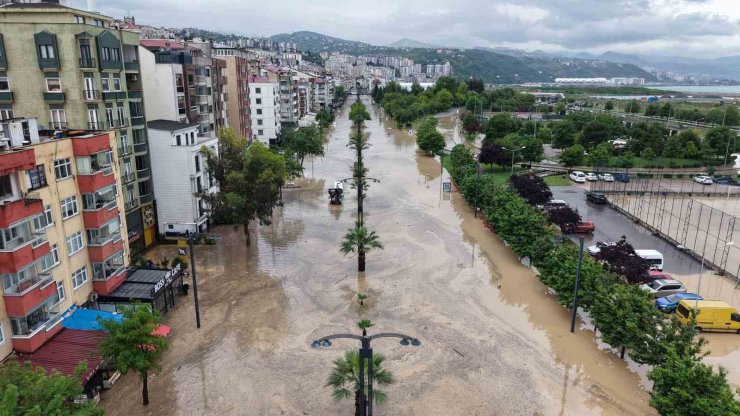 Ersoy: "Karadeniz Sahil Yolu baraj görevi gördü; Trabzon’da ‘Şehir seli’ oluştu"