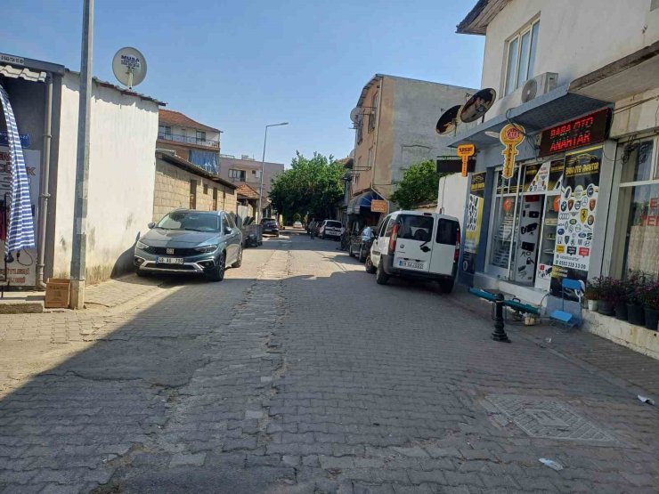 Köşklü vatandaşlardan ’kaldırım’ tepkisi