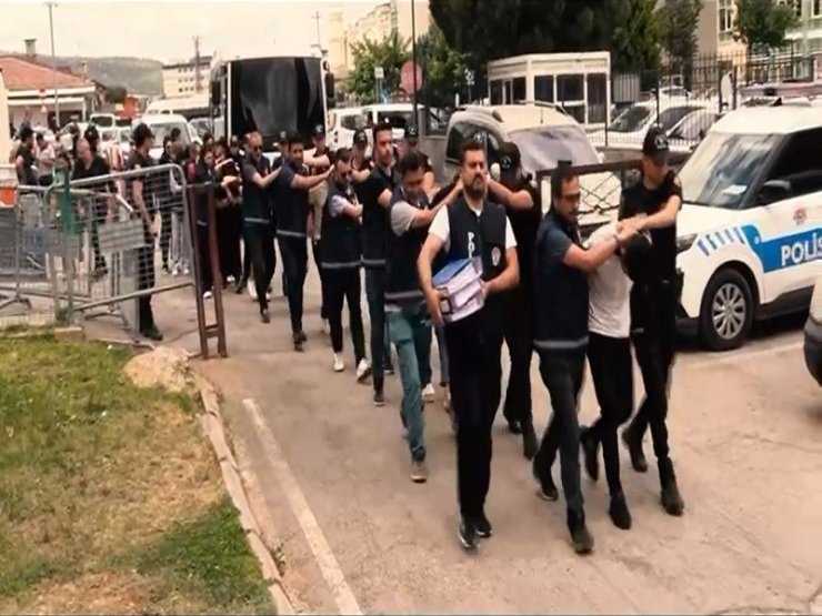 Gaziantep’te fuhuş operasyonu: 13 şüpheli yakalandı, 23 mağdur kurtarıldı
