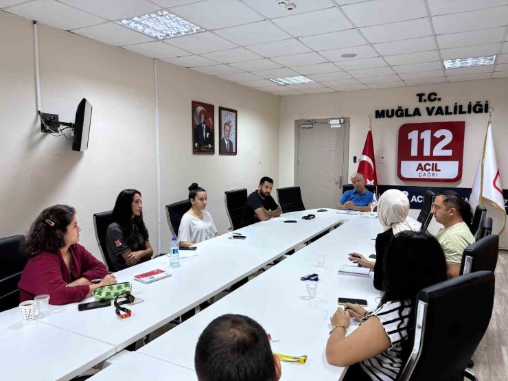 Muğla 112 Acil Çağrı Merkezi’nde aylık değerlendirme toplantısı gerçekleştirildi
