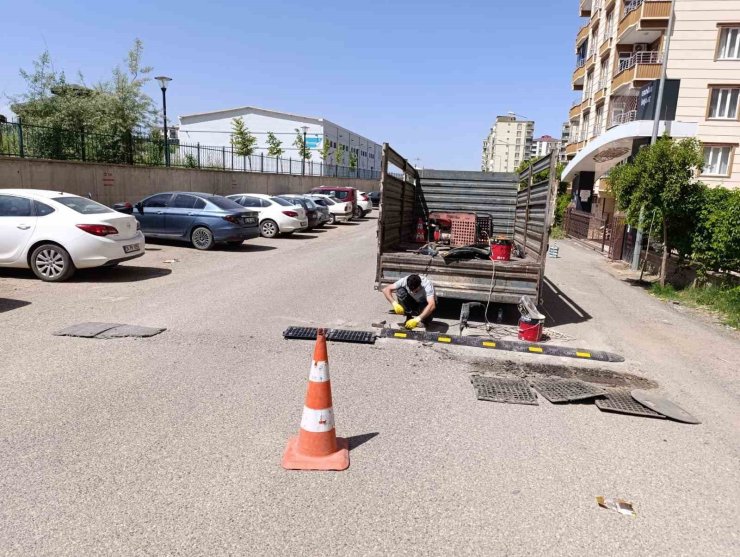 Siirt’te durak, duba ve kasis çalışmaları sürüyor