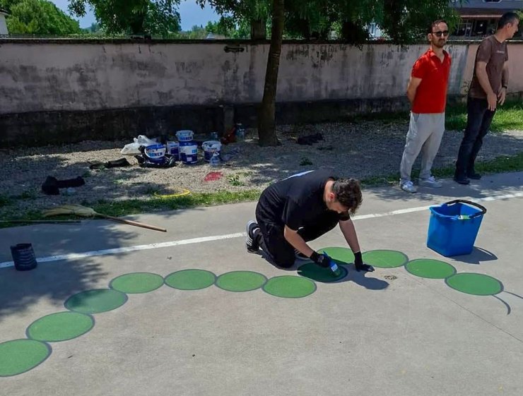 Miniklerin hayalindeki oyun alanlarını oluşturdular