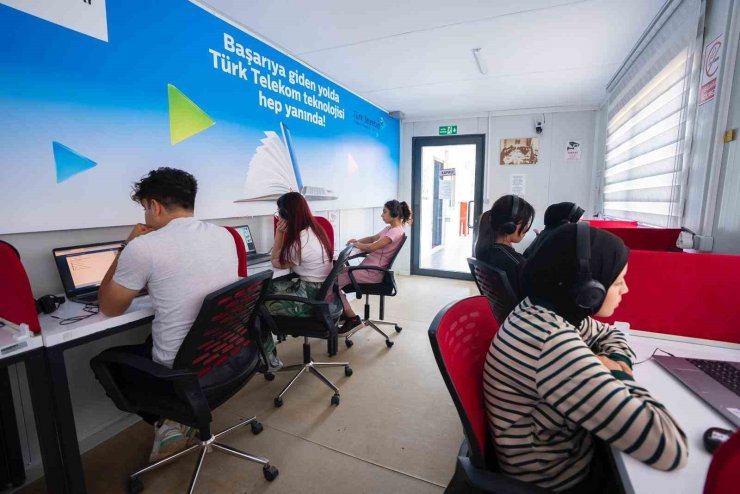 80 bine yakın öğrenci LGS ve YKS hazırlığında 100. Yıl Kütüphaneleri’nden faydalandı