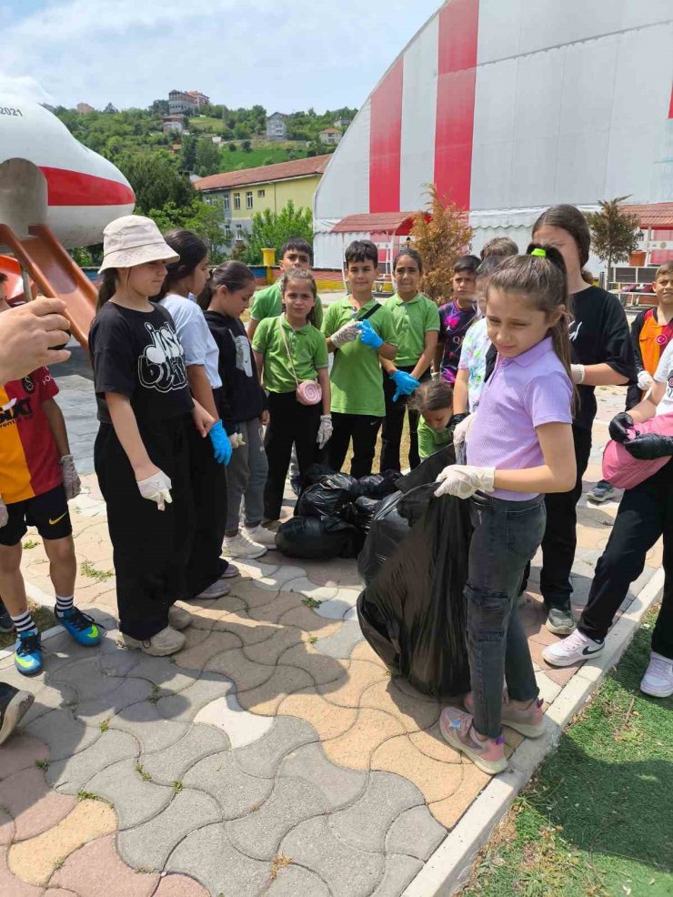 İlkokuldan çevre bilinci etkinliği