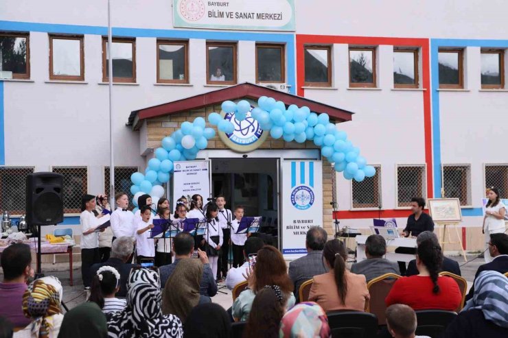 Bayburt Bilim ve Sanat Merkezi öğrencileri konser verdi