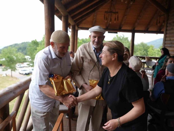 Alzheımer merkezi konukları Aydınpınar’da ağırlandı