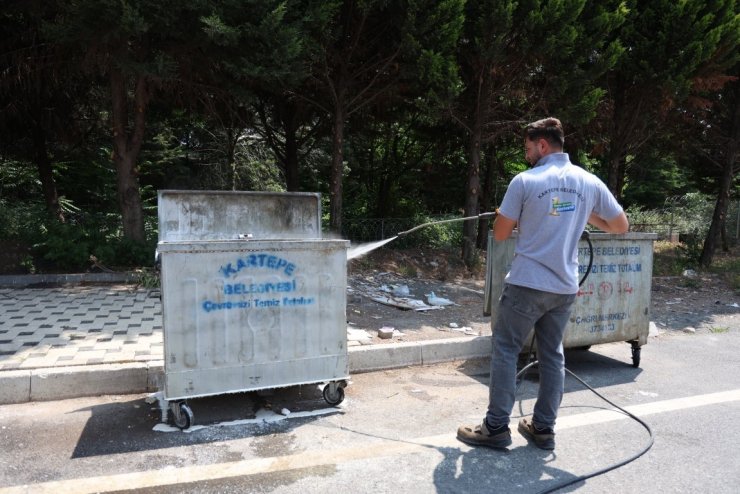 Kartepe’e çöp konteynerleri yıkanıyor
