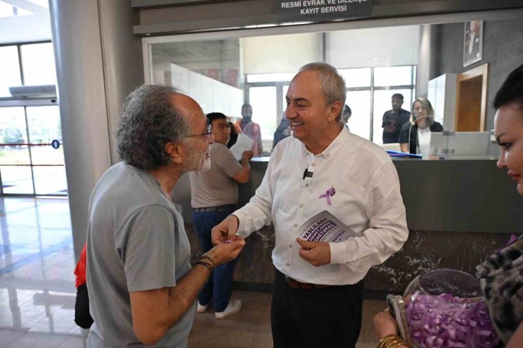 Kepez Belediyesi’nden mor kurdeleli farkındalık etkinliği