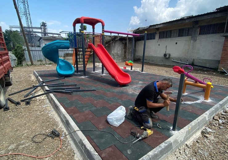 Çilimli Belediyesi’nden çocuklara karne hediyesi