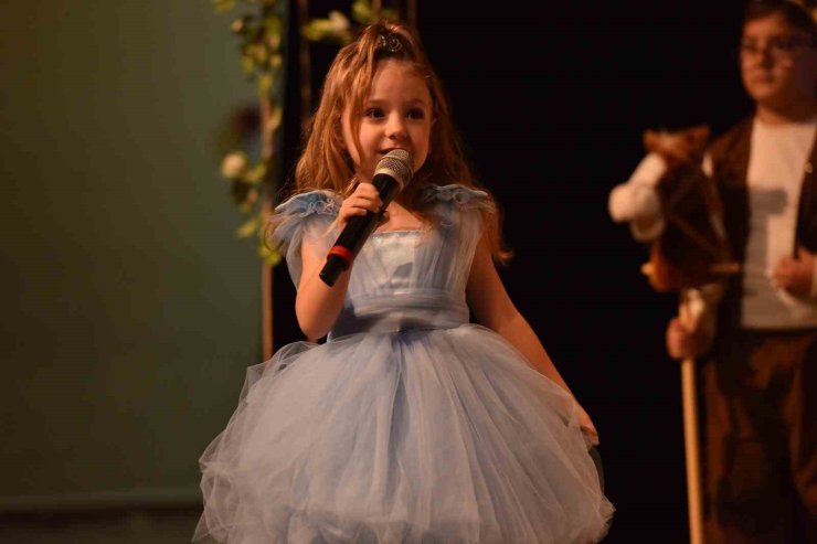 Yıldırımlı miniklerin mezuniyet sevinci