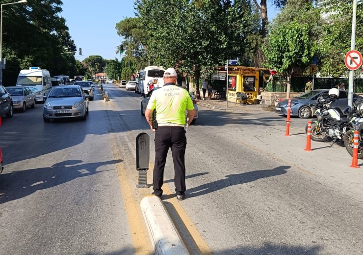 Aydın’da trafik ekiplerinden "LGS" nöbeti