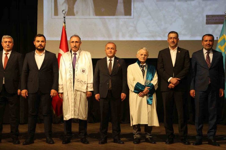 Elazığ’da Kırım Tatar Türk Halkı Milli Lideri Mustafa Abdülcemil Kırımoğlu’na fahri doktora verildi