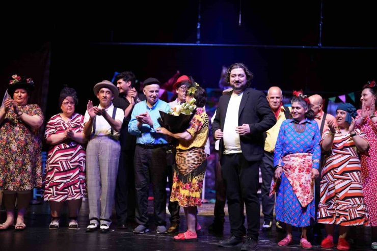 Eskişehir’de engelli bireyler tiyatro gösterisi sundu