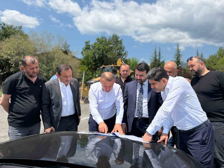 AK Parti heyeti, belediye çalışmalarını inceledi