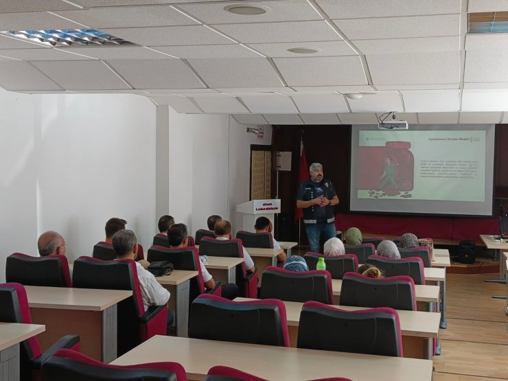 Kütahya Emniyetinden anne ve anne adaylarına uyuşturucuyla mücadele eğitimi