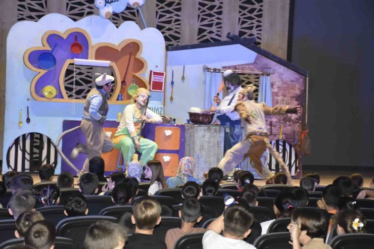 ’Harikalar Mutfağı’ Karacabey’de minik izleyicilerle buluştu