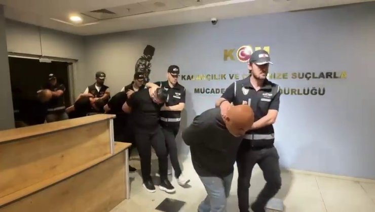 Bursa merkezli 6 ilde dolandırıcılık operasyonu: 100 milyon liralık vurgun girişimi engellendi, 8 tutuklama