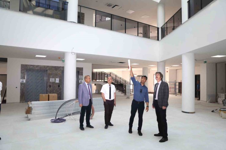 Diş Hekimliği Fakültesi binası açılış için gün sayıyor