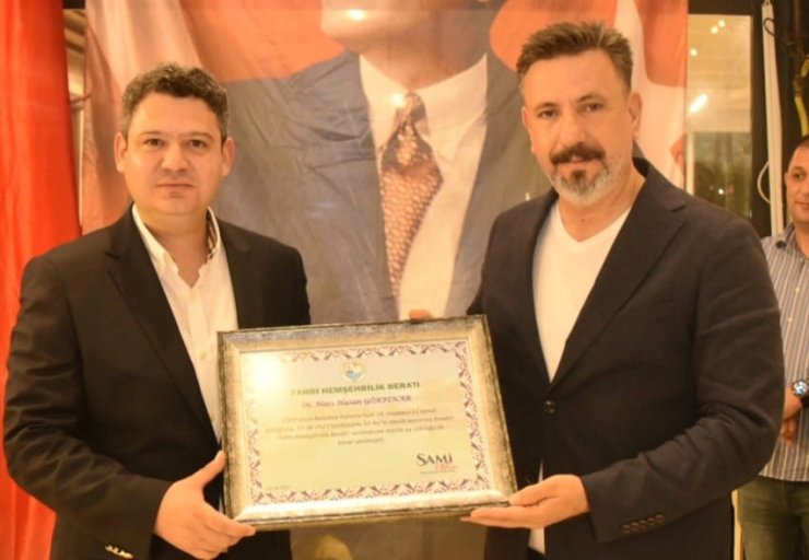 Kaymakam Gökpınar’a Arsuz fahri hemşehrilik beratı verildi