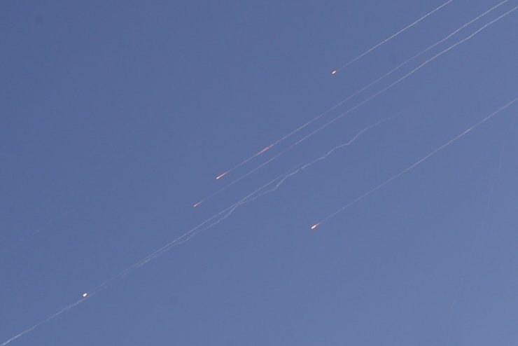 İran’dan İsrail’e yeni saldırı: Tel Aviv ve Kudüs’ten patlama sesleri yükseldi