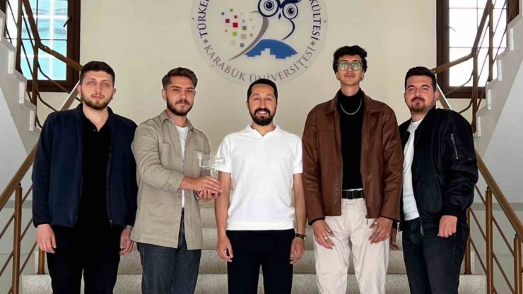 Cam Adam Belgeseli "Etkileyici Senaryo Ödülü" aldı