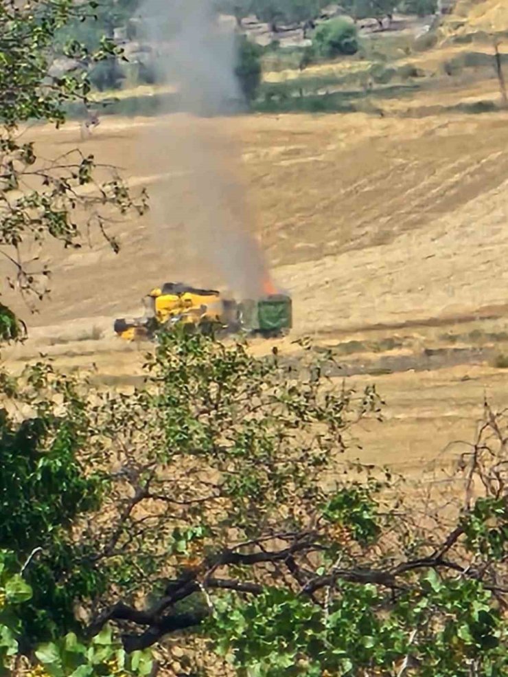 Kurtalan’da ekin yangını