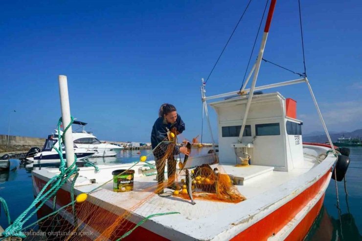 Aralarında kadın balıkçılar da var