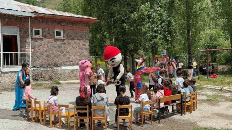 Fen Lisesi öğrencilerinden köy öğrencilerine anlamlı etkinlik