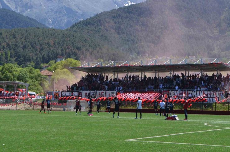 Kentin tek profesyonel takımına Denizli’de maç yapacak saha bulunamadı