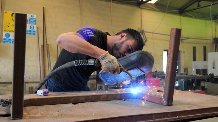 Keçiören Belediyesi, ürünlerinin imalatını kendi bünyesindeki atölyelerde yapıyor