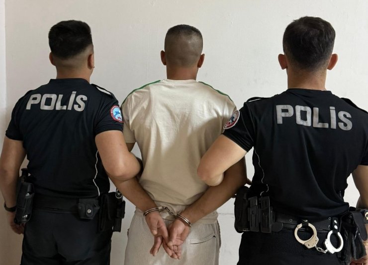 Kesinleşmiş hapis cezası bulunan 2 şüpheli yakalandı