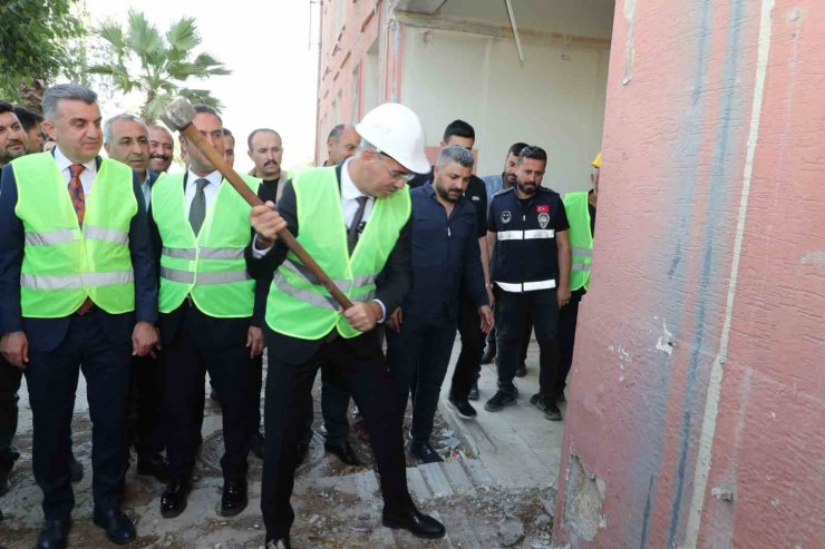 Şanlıurfa’da isyanda 13 mahkumun öldüğü cezaevi yıkılıyor