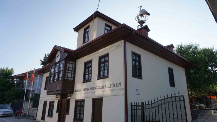 Gölhisar’da kültür mirası yaşatan 97 yıllık konak ilgi görüyor