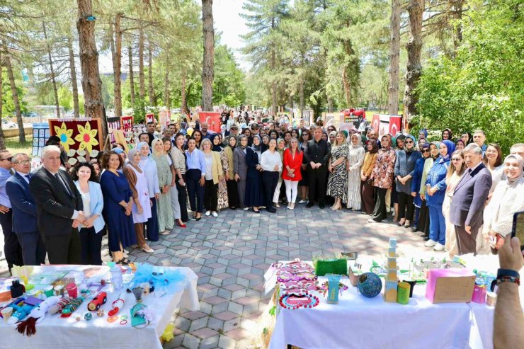 "Gelenekten Geleceğe" projesi yıl sonu sergisi düzenlendi