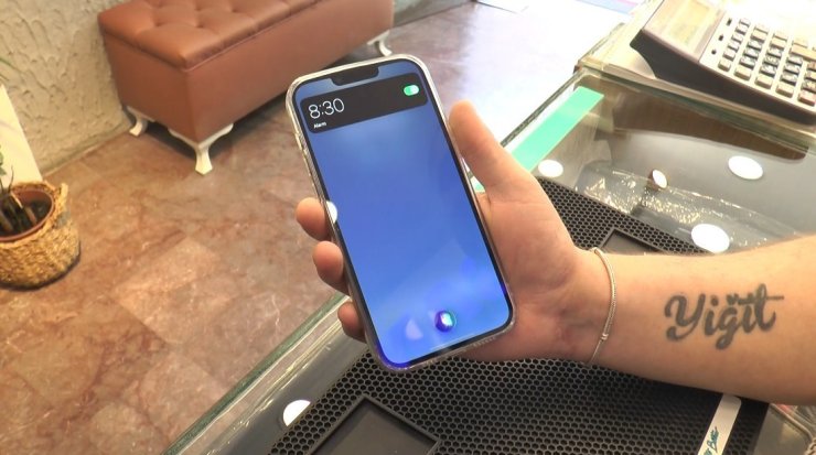 Telefonlarda yaygınlaşan dahili yapay zeka teknolojisine beklenen talep gösterilmiyor