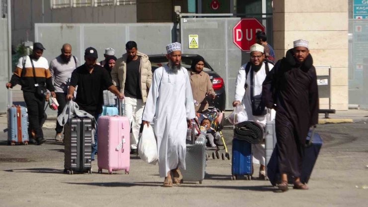 İran’daki Ummanlılar Van üzerinden Trabzon’a tahliye ediliyor