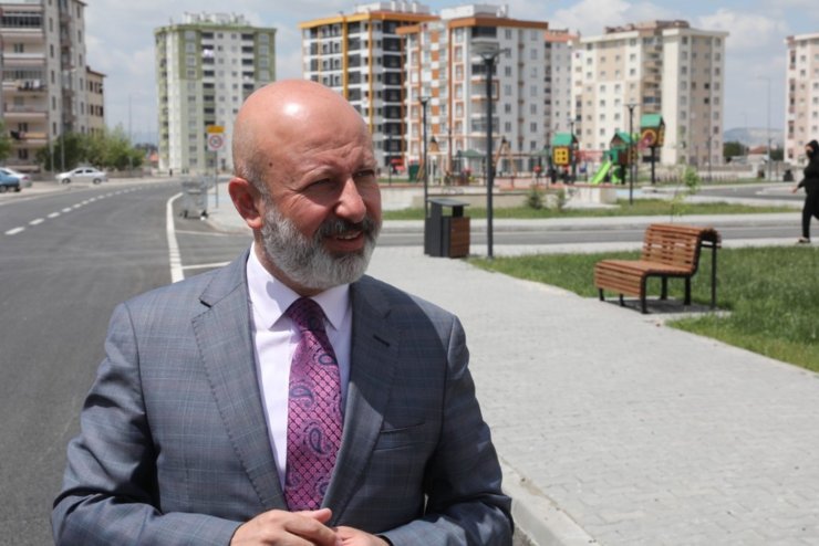Başkan Çolakbayrakdar: "Otomatik sulama sistemiyle hem suyu hem enerjiyi koruyoruz"