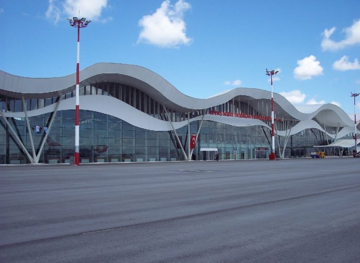 Sivas Nuri Demirağ Havalimanı’nı 5 ayda 200 bine yakın kişi kullandı