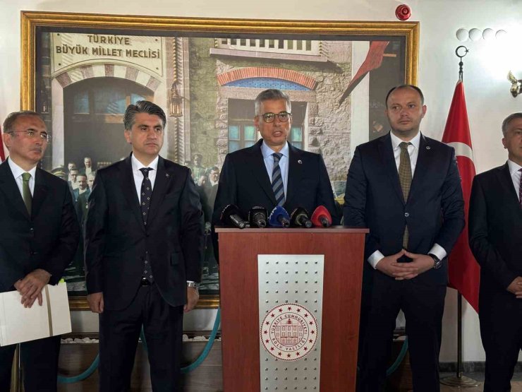 Sağlık Bakanı Memişoğlu: "4 yıldır ertelenen ÇÖZGER, engelli ve ilaç raporları hızlıca yenilenecek"