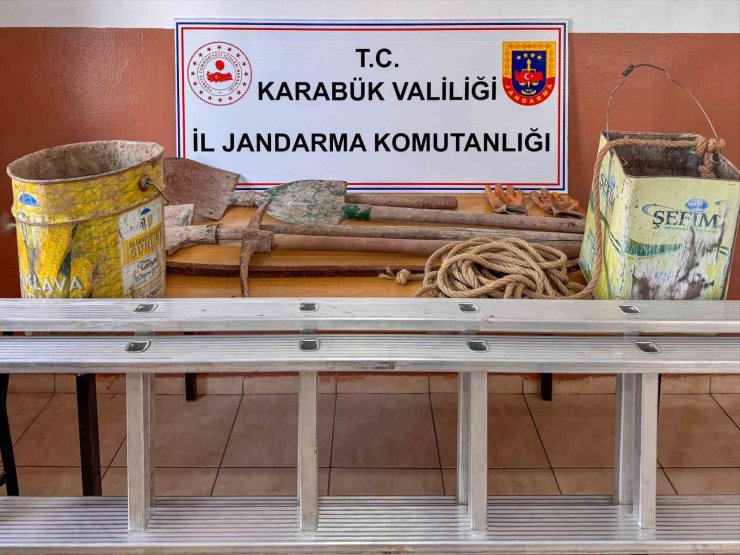 İzinsiz kazı yapan 2 kişi suçüstü yakalandı