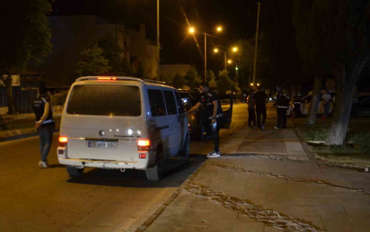 Bafra’da huzur uygulaması: Silah ve uyuşturucu ele geçirildi