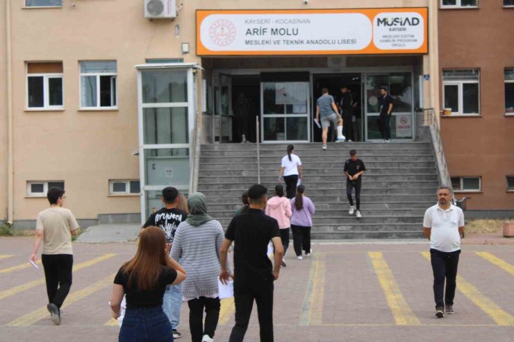 YKS’nin ikinci oturumu başladı