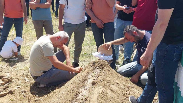 Alkollü sürücünün hayattan kopardığı genç, son yolculuğuna uğurlandı