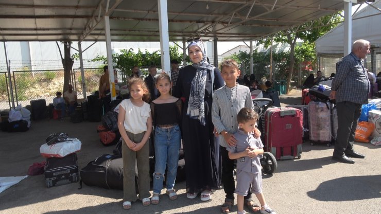 Suriyelilerden Türkiye’ye veda: "Şimdi vatanı büyütme zamanı"