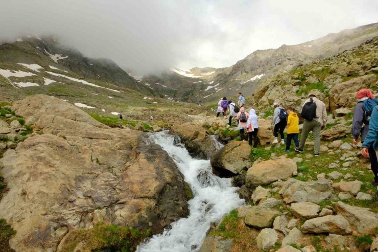 Gümüşhane’nin Artabel Gölleri’nden nefes kesen manzaralar