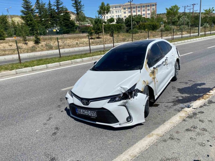 Yozgat’ta 2 araç çarpıştı, 2 kişi yaralandı